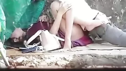 تسلیم می شود شکنجه و ضرب لینک فیلم سوپر خارجی دیده سخت در بیدمشک او